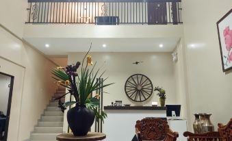 B&S Orchids Suites Hotel