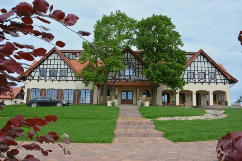 Hotel Kuźnia Smaków فنادق في Gmina Ciechocin
