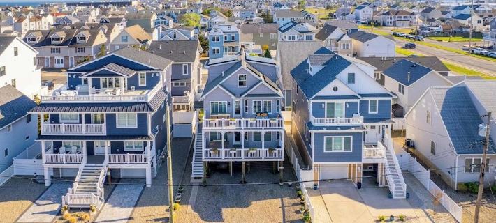 Seas the Moment - 1 Blk to Ortley Beach - Private Balcony & Patio - 6 Bed, 3 Br Hotels in Toms River