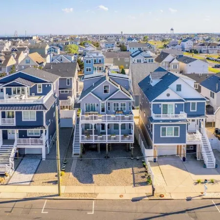 Seas the Moment - 1 Blk to Ortley Beach - Private Balcony & Patio - 6 Bed, 3 Br