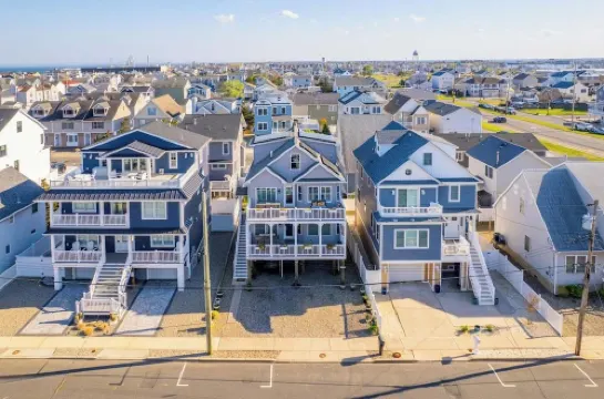 Seas the Moment - 1 Blk to Ortley Beach - Private Balcony & Patio - 6 Bed, 3 Br