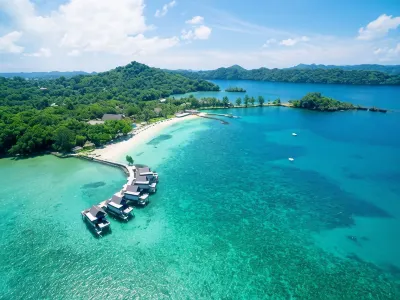 Palau Pacific Resort & the Pristine Villas and Bungalows Hotels in Мейнгс