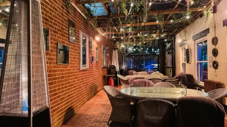 The Suffolk Hotel Отели в г. Балшем