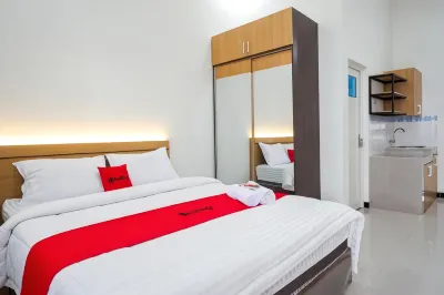 RedDoorz Near Terminal Tirtonadi 2 Hotell i Timuran