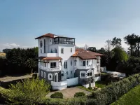 Résidence Château d'Acotz - Appartements Avec Piscine à 300m des Plages & Océan Hotels near Gare de Saint Jean de Luz - Ciboure