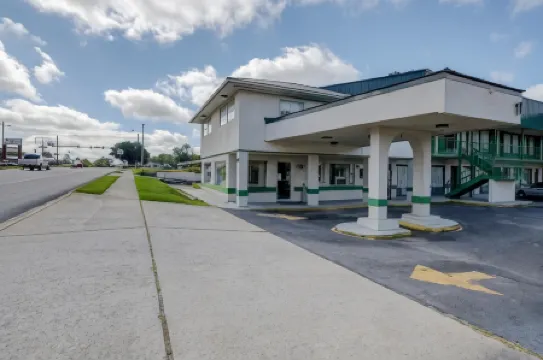 OYO Hotel Douglas GA US-441