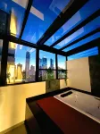 Holiday & Business Hotel - Em Frente ao Centro de Eventos e Arena Conda - Hot Tub