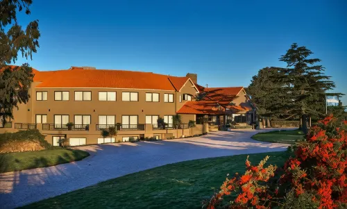 Days Inn by Wyndham Sierra de la Ventana - Pools