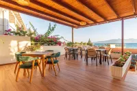 Vila e Bardhe Butique Hotel - موقف سيارات