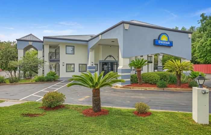 Days Inn by Wyndham Foley