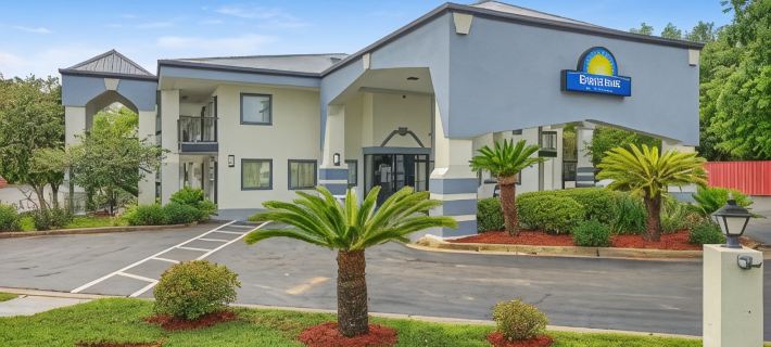 Days Inn by Wyndham Foley Hotels in Baldwin County