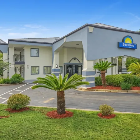 Days Inn by Wyndham Foley