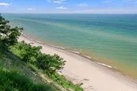 Bluff-Top Views and Hot Tub - Rustic Luxury Retreat