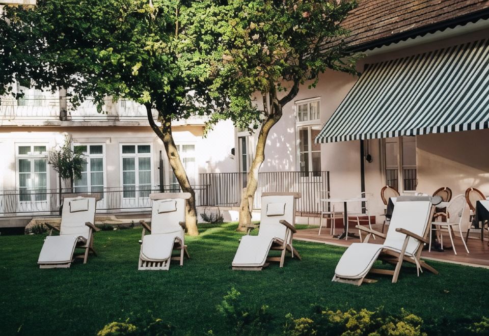 Hotel GRANDE HOTEL PARIS by STAY HOTELS, Exterior, Garden