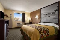 Super 8 by Wyndham Cedar Rapids Hotel di Cedar Rapids