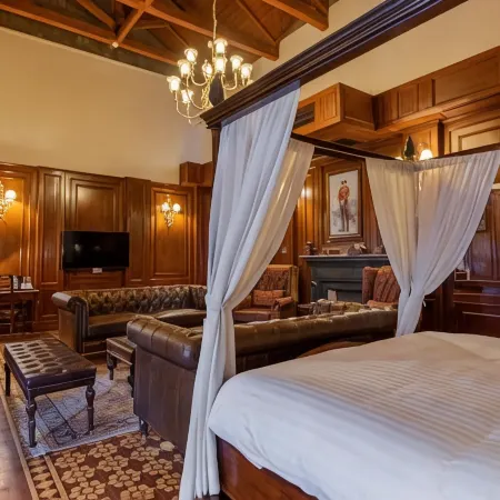 Cecil by Pearl Continental