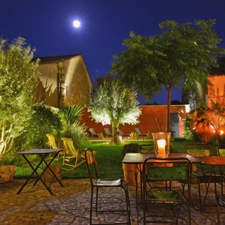 La Maison Rouge d'Uzes B&B
