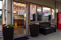 Great Lakes Inn & Suites - 2-Star