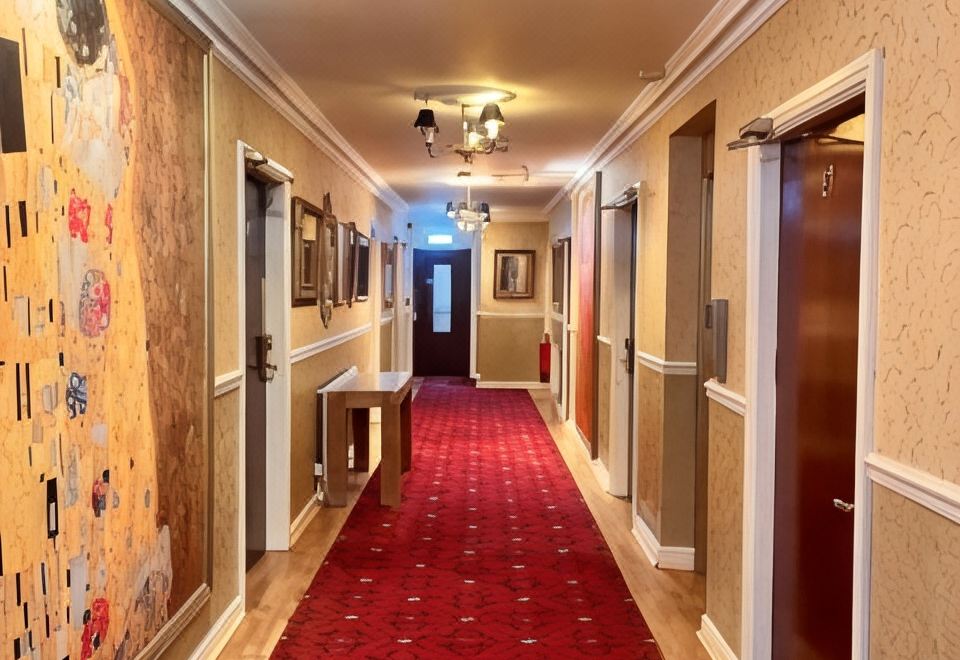 Beech Mount Hotel and Arthur's Restaurant Over view