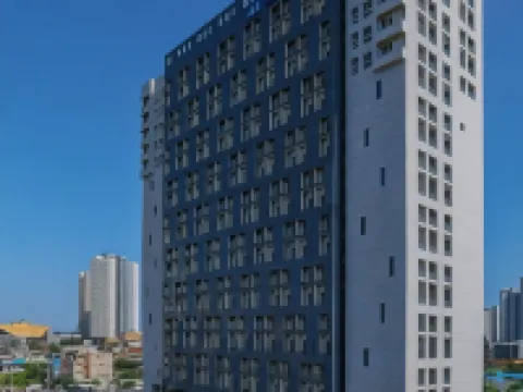 Sokcho Mari Vista Hotel Hotels near Yeongnangho