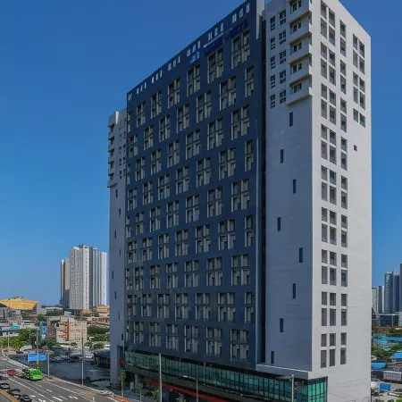 Sokcho Mari Vista Hotel Отели рядом с достопримечательностью «Daepohang Port»