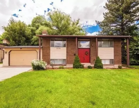 Cozy home near the mountains that allows you to enjoy all Utah has to offer! Отели рядом с достопримечательностью «Китайски ресторант "Китайски квартал"»