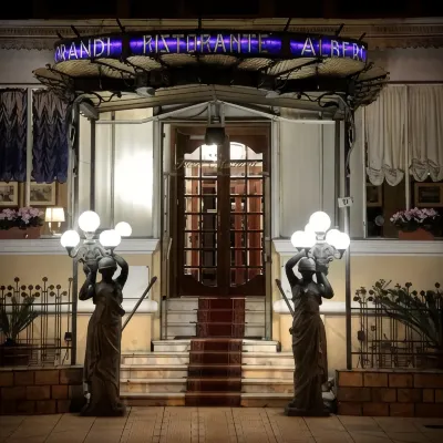 Hotel Morandi Отели рядом с достопримечательностью «Площадь Коломбо»