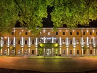 EA Hotel Tereziánský dvůr Các khách sạn gần University of Hradec Králové – building E