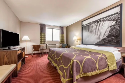 Super 8 by Wyndham Niagara Falls ON