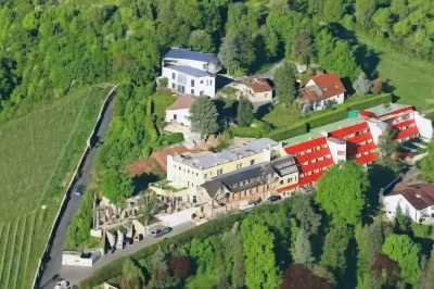 โรงแรมวิตเทลส์บาเคอร์ เฮอ โรงแรมใกล้University of Würzburg