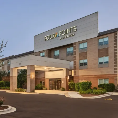Four Points by Sheraton Chicago Schaumburg Отели в г. Шаумбург