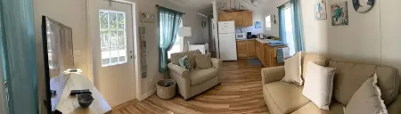 Pine Island Pearl, private home on spacious lot Отели в г. Пайн-Айленд-Сентер