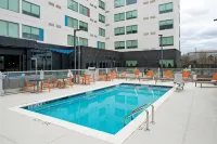 Aloft Tulsa - Pools
