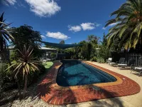 Sunrise Motel - Pools