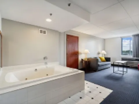 伊克諾套房旅館 滑鐵盧酒店