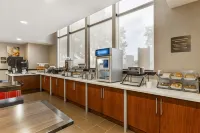 Comfort Inn & Suites Redwood Country - breakfast