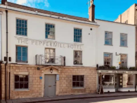 The Peppermill Town House Hotel & Restaurant Отели в г. Девицес