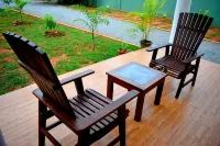 Blue Sky Hotel Yala - Bãi đậu xe