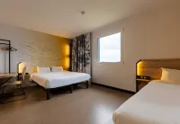 B&B HOTEL Valenciennes Onnaing - parking