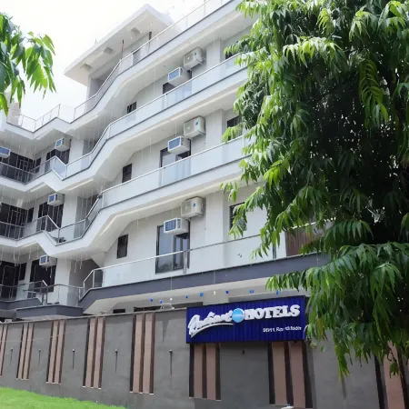 Radiant Blu Hotels Sec-70