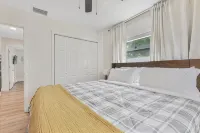 Cozy 3BR Home Near Beach & Park - 4-Sterne