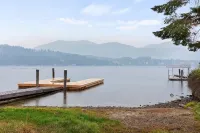 Priest Lake Family Cabin w/ Private Beach Access