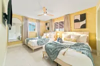 Sunny-Haven 3 Bedroom PoolVilla With GameRoom near the Beach & Shopping Centers