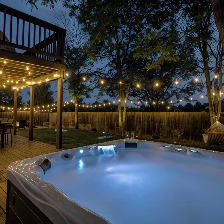 Parkside Retreat - NEW, HotTub, PoolTable & FirePit