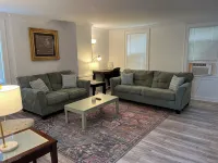 Cute Cottage 5 minutes from the Track - Homestays