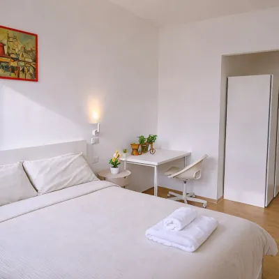 Casa Arena | Room with Shared Bathroom - Room 6 Hôtels à proximité de : Métro Rogoredo