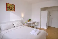 Casa Arena | Room with Shared Bathroom - Room 4 Hotels near Rogoredo Station