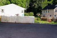 'Croton Nook' - Spacious Studio with Full Eat-in Kitchen, Cozy Getaway - 3-Star