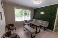 USC Cottage - Sleeps 8+ Wheel Chair Accessible - 4-Star