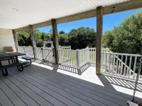 One level 4 Bedroom House with Pool, Large Docks, Canal Access - The Turtle Club Hotels in Kinnakeet